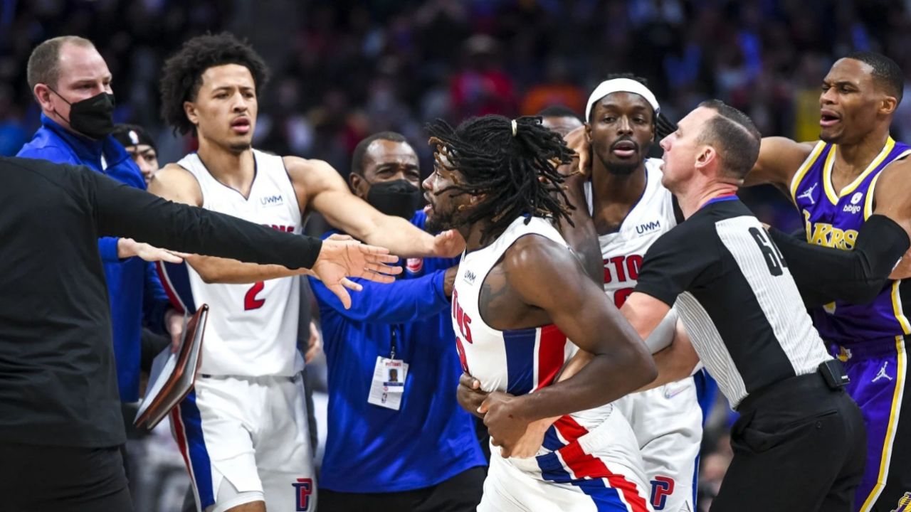 IM体育网页版登录入口-观赏度爆棚对决，球场冲突成热点话题