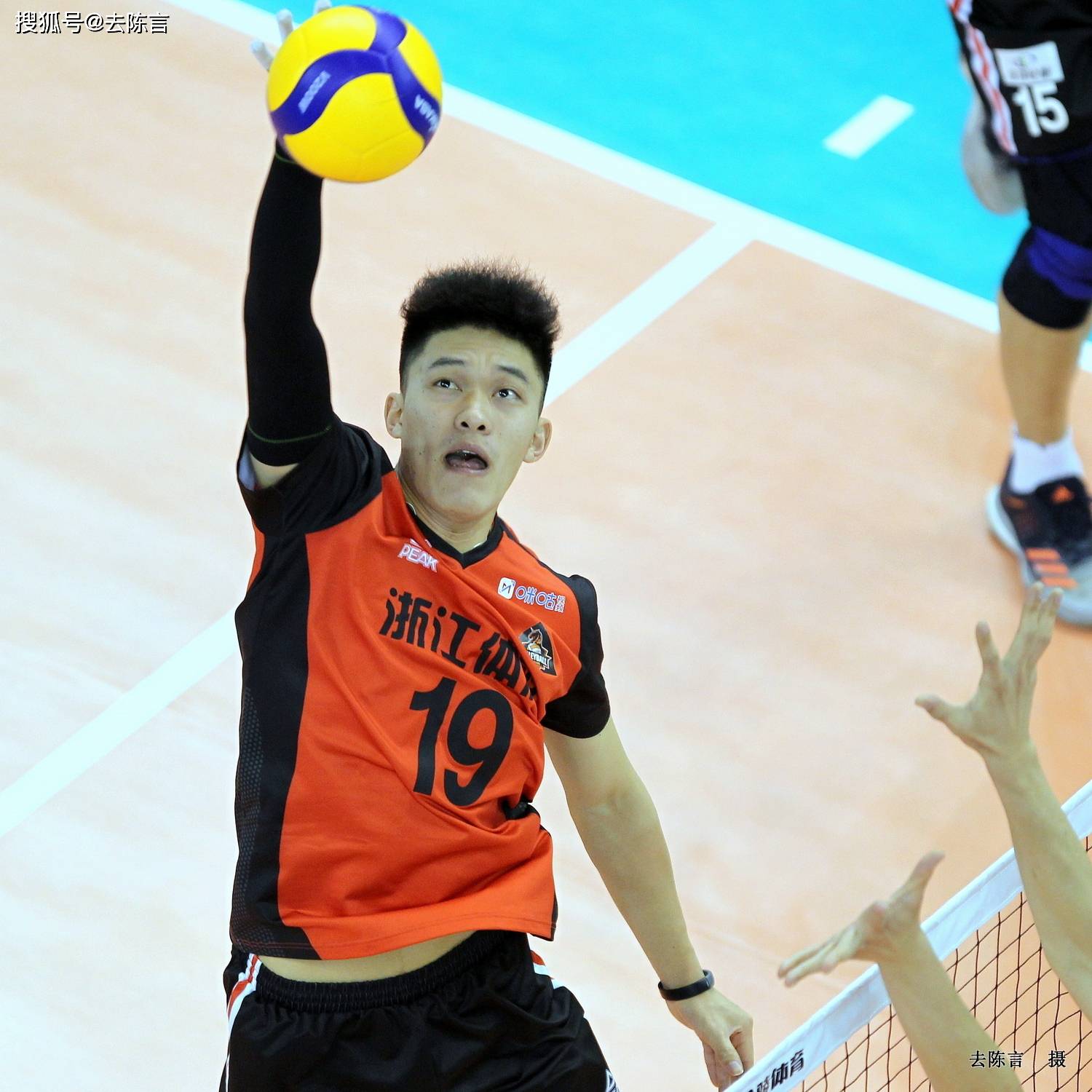 IM体育官方网站-江苏队迎战浙江，硝烟四起赛场热闹