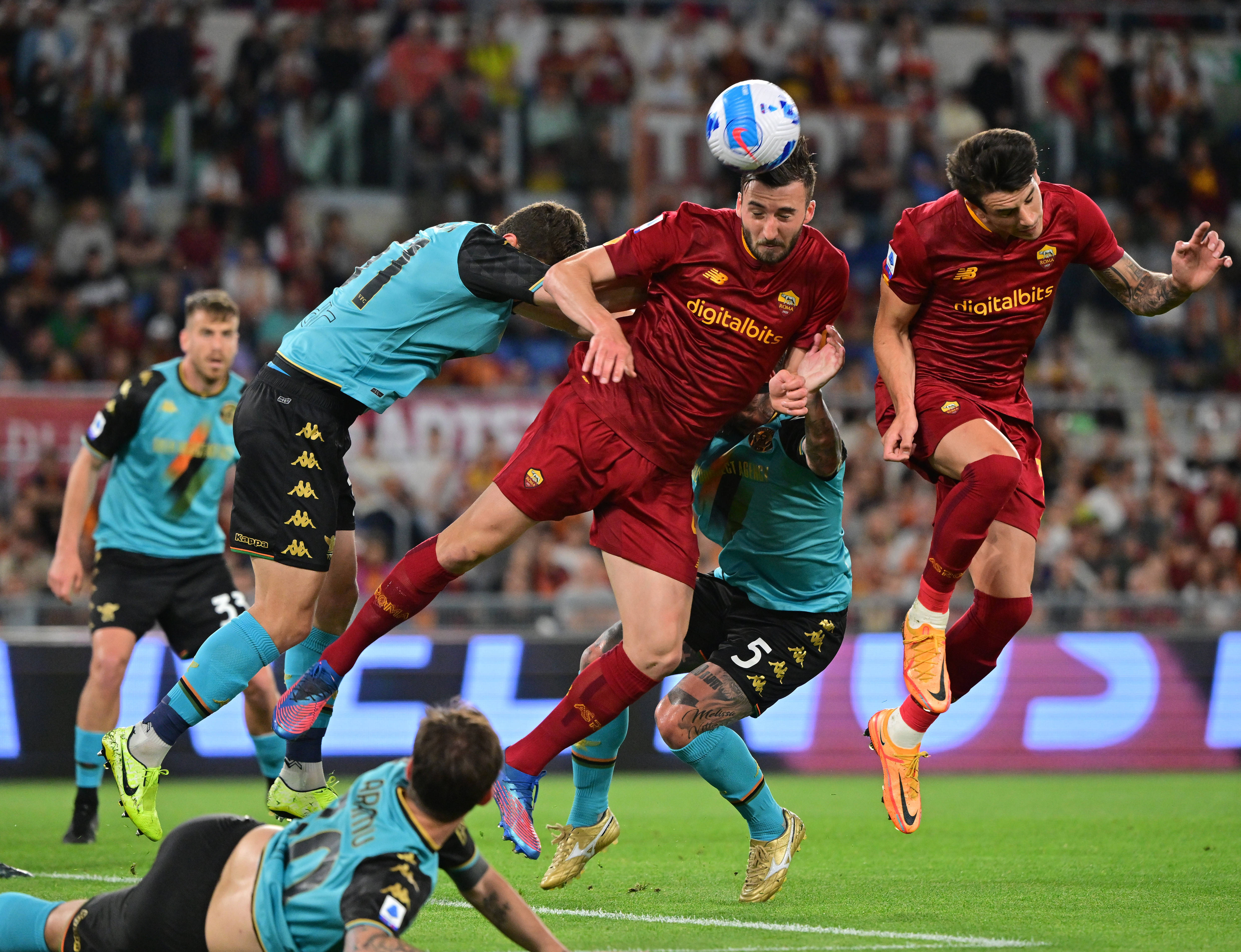 那不勒斯客场击败都灵，豪取两连胜！