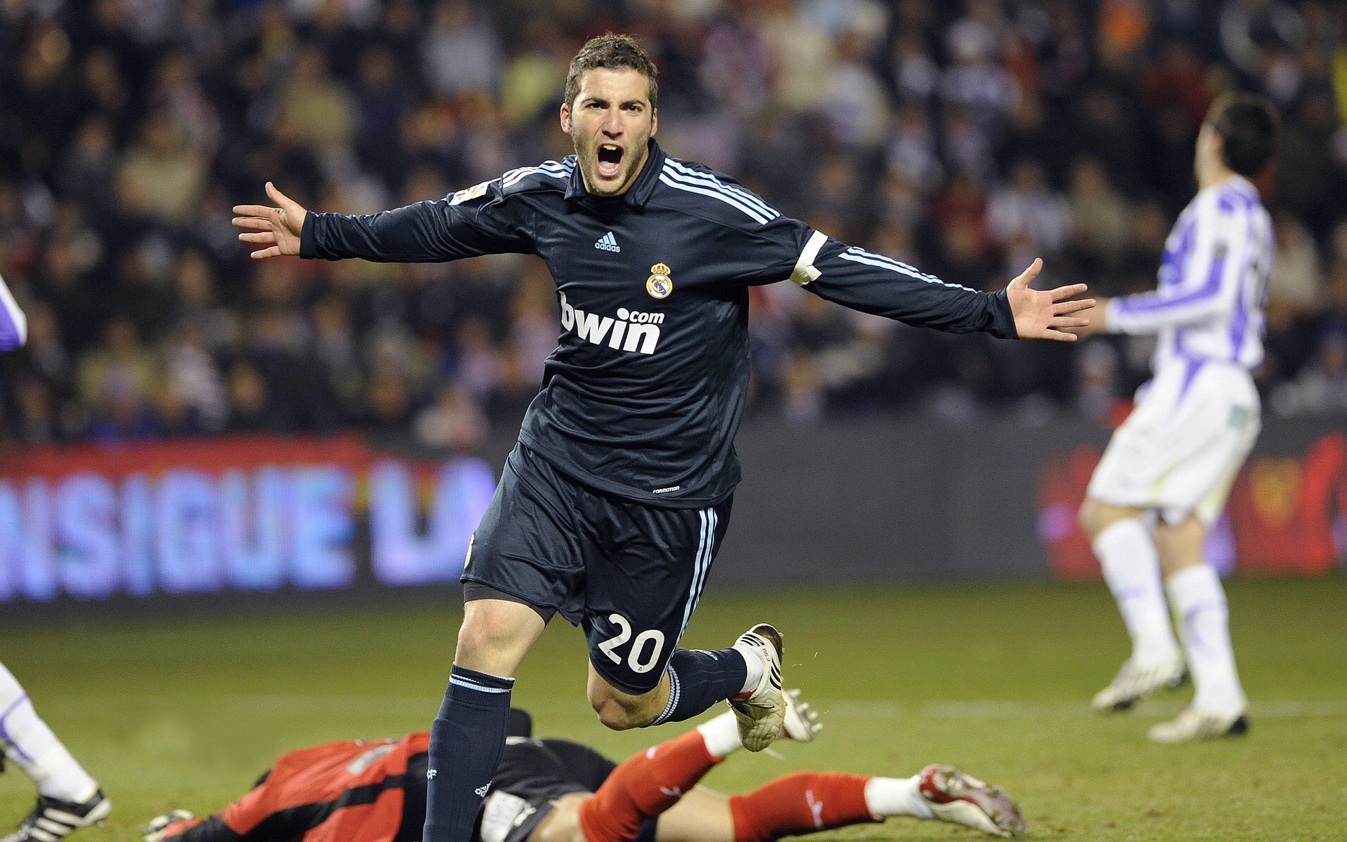 湖人火力压制老鹰,英格拉姆节奏完全掌控