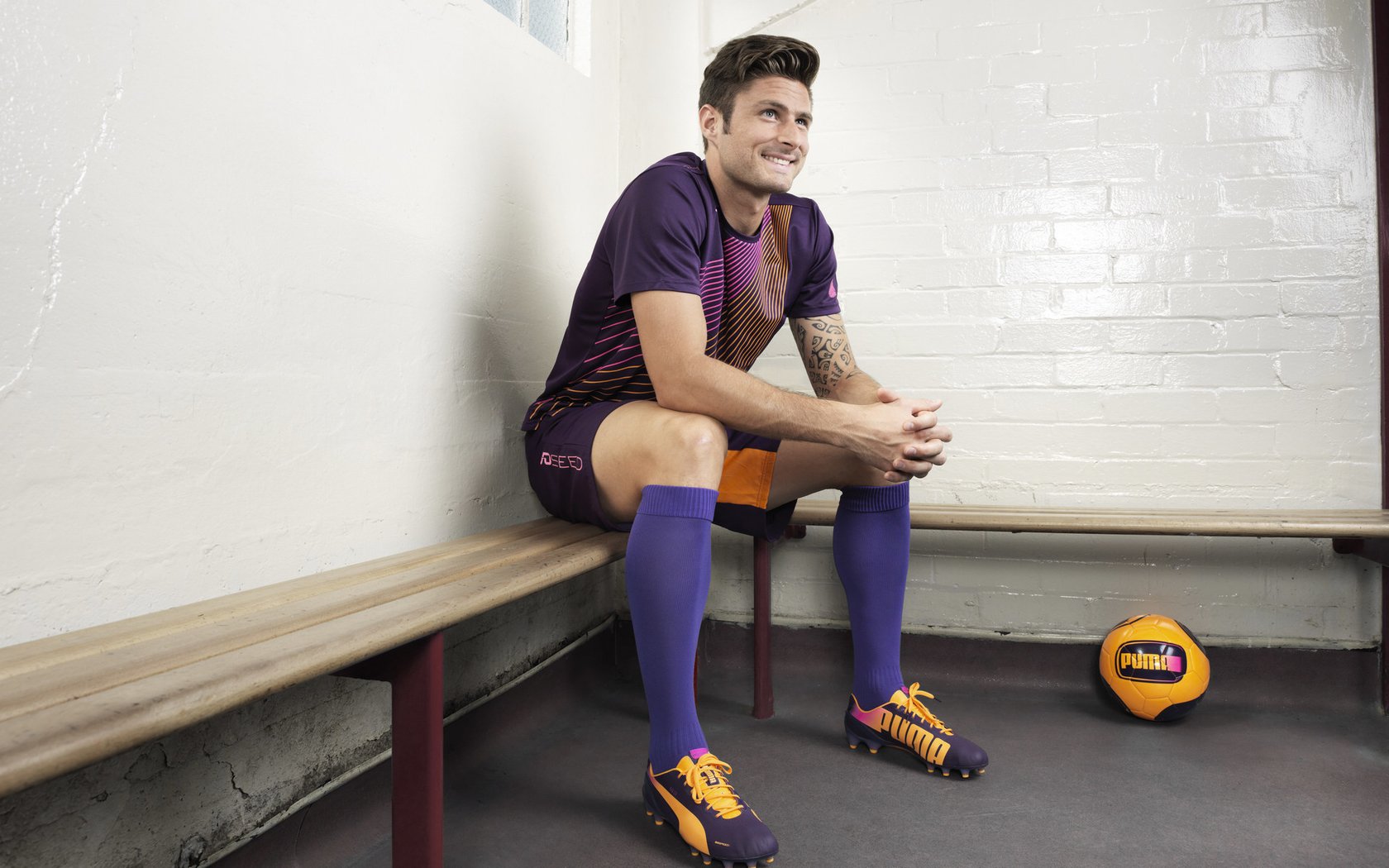 绿茵场与篮球馆的双重奏，当西甲德比遭遇掘金逆转，体育精神如何跨越边界